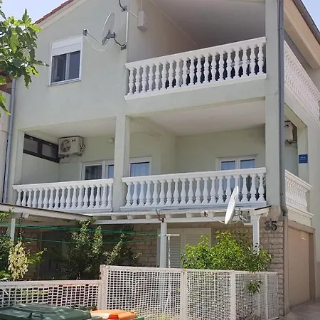 Apartman Vodice*** *
